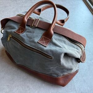 Blue Claw Ezieza Weekender, gray waxed canvas, leather, made in USA